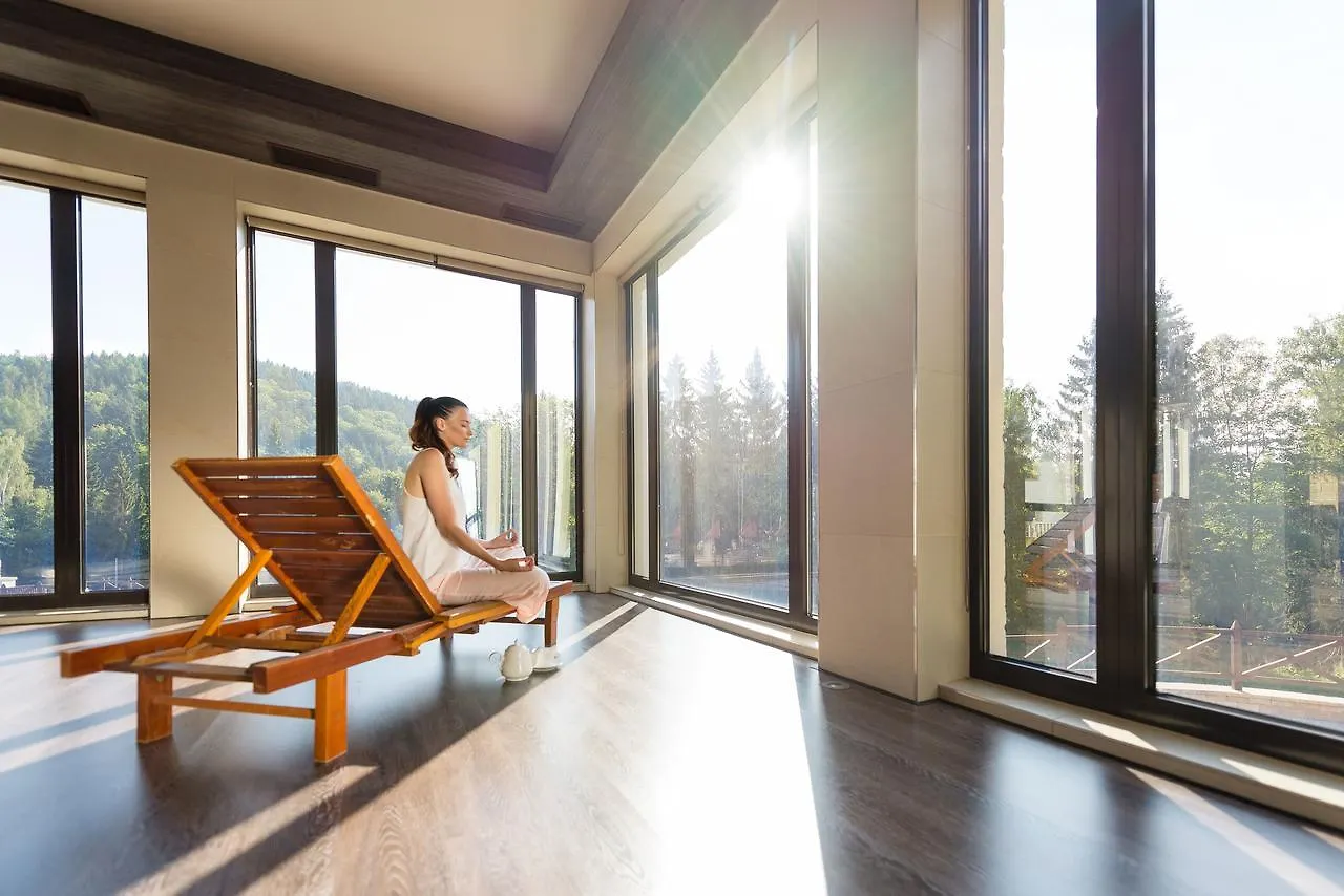 Zamek Luzec Spa & Wellness Resort Κάρλοβι Βάρι 4*,